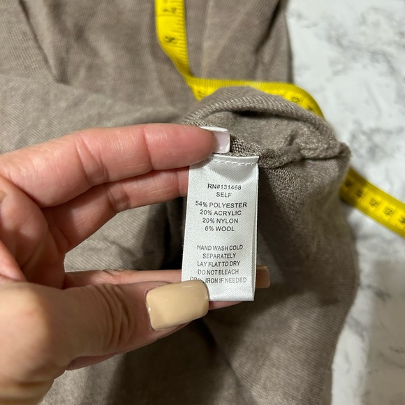 Fate by LFD Taupe Wrap Sweater Front Key Hole Sz M Woman Used.    6 - Picture 8 of 10